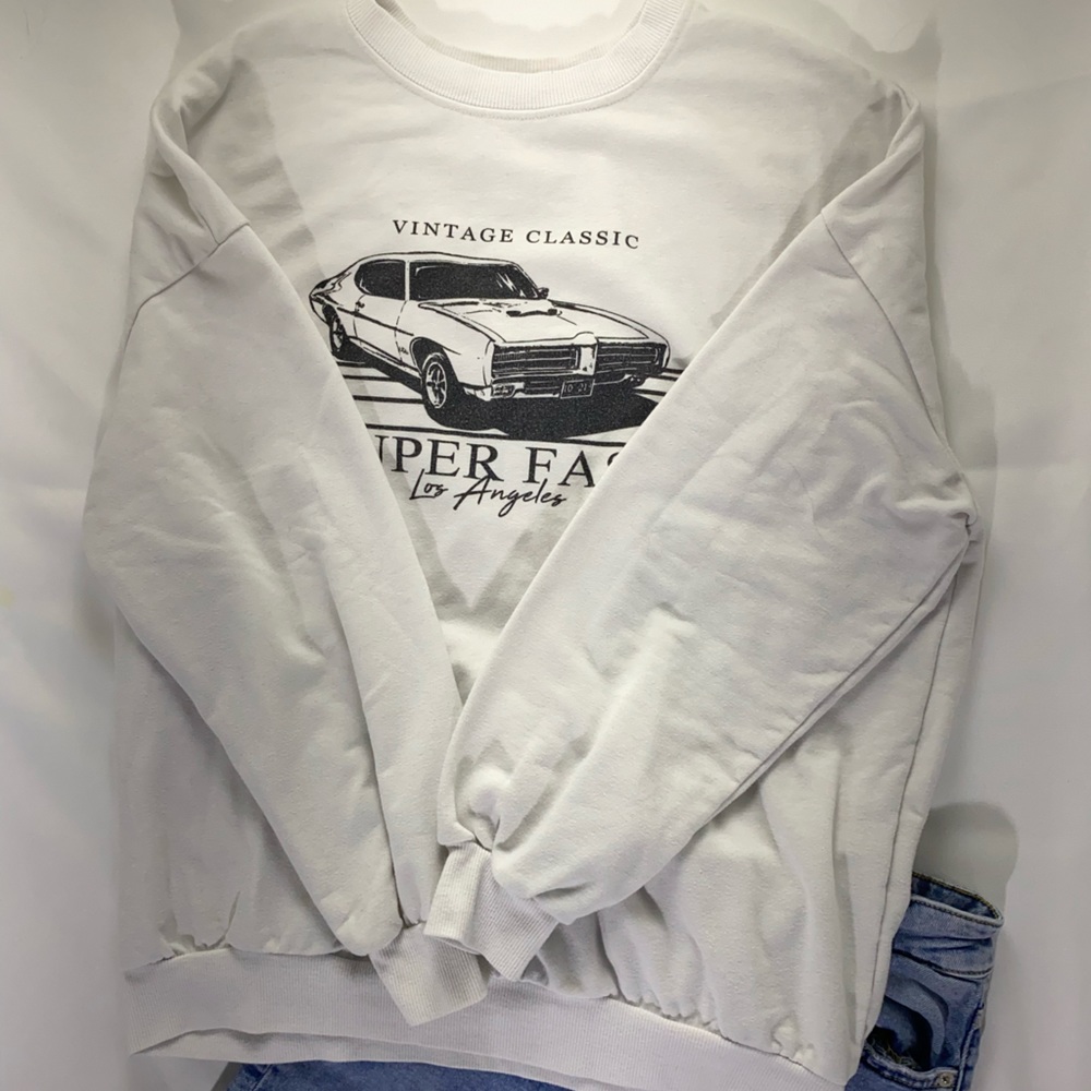 SHEIN white car crew neck